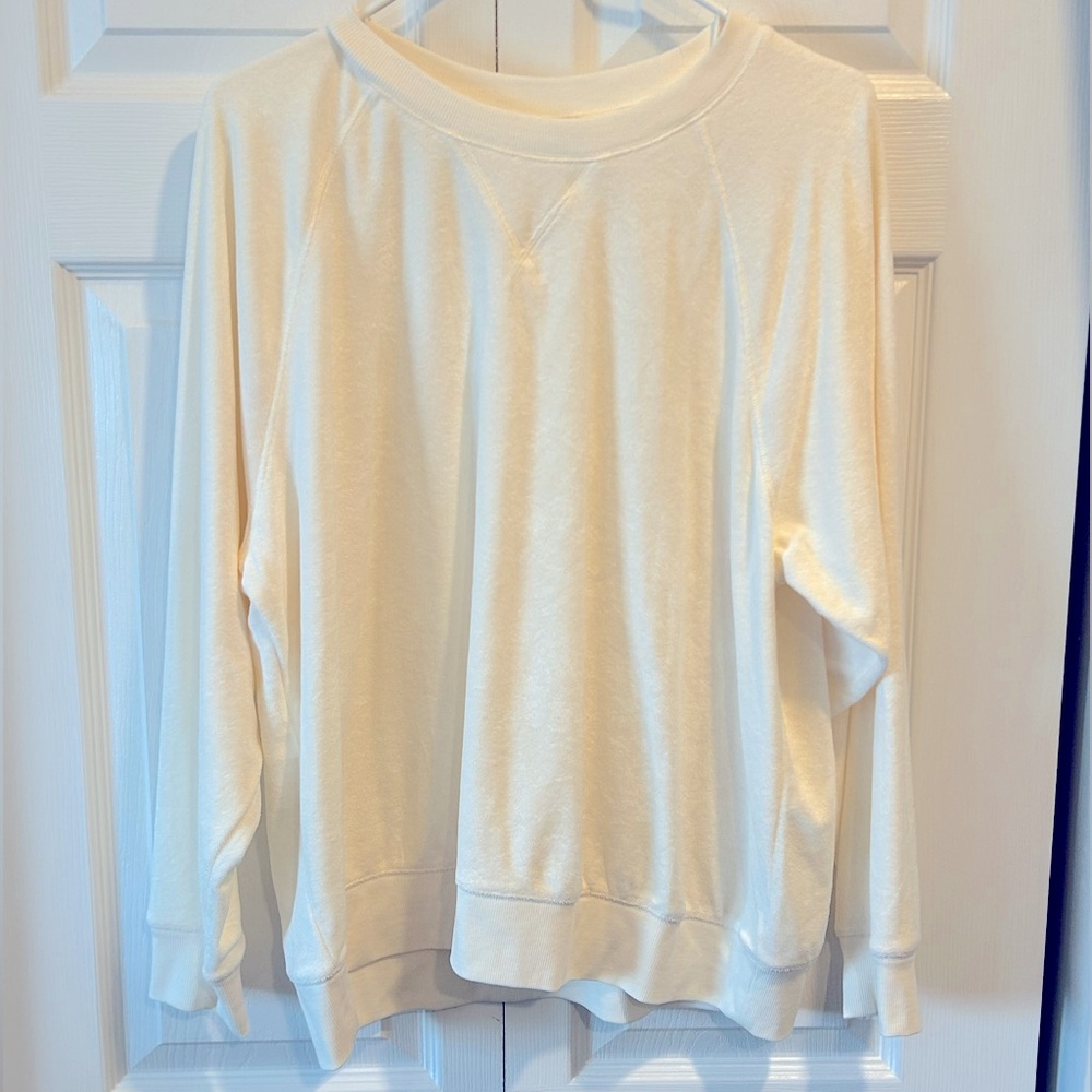 Old Navy Long Sleeve Crewneck Sweatshirt, Size XL NWT